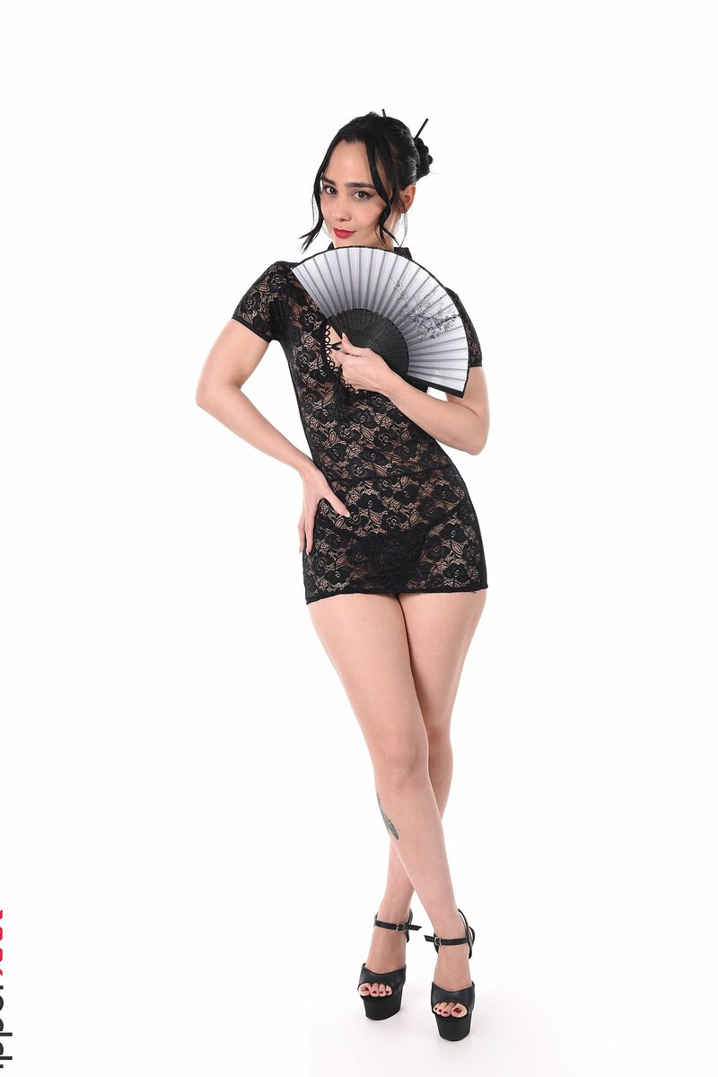 Орнела, 24 года, 5 размер груди